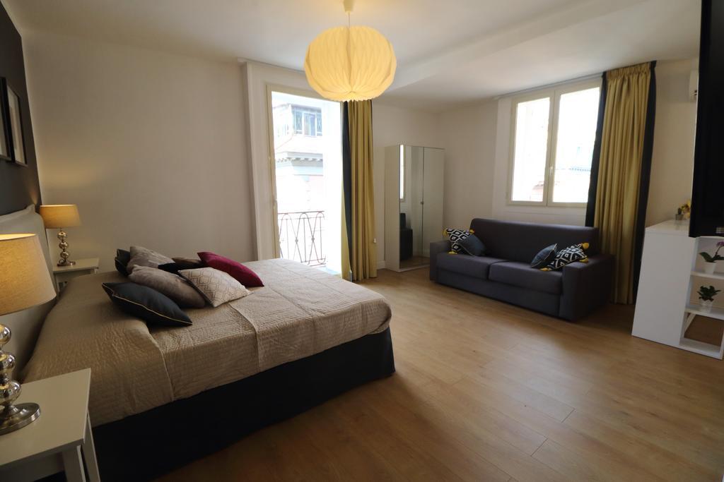 Toledo Boutique Studio Apartments Наполи Екстериор снимка